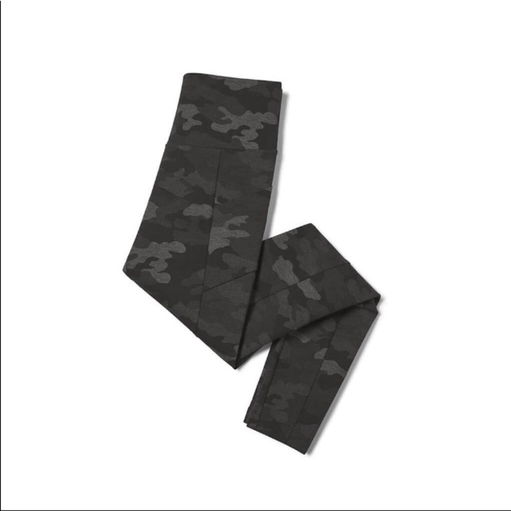 💚CAbi ATC Camo Legging Shades of Gray NWT Sz S